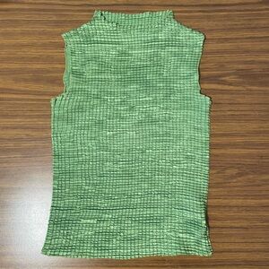 Y2K Textured Sleeveless Top